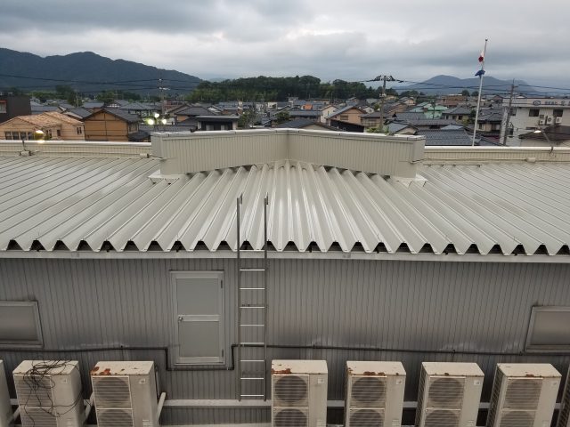 某工場屋根塗装工事